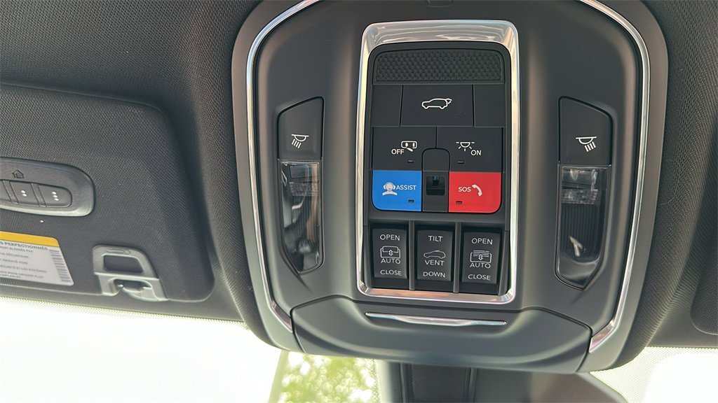 New 2025 Jeep Grand Cherokee Limited w/ Black Appearance Package image 25