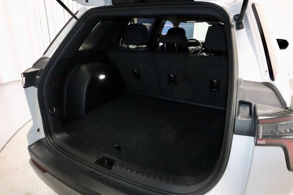Used 2025 Chevrolet Equinox LT FWD image 14