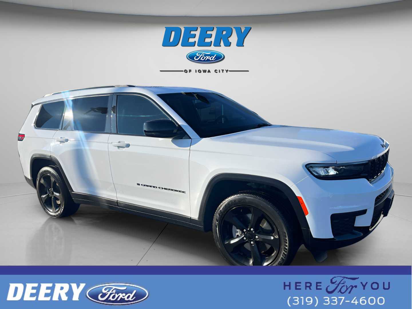 Used 2023 Jeep Grand Cherokee L Laredo image 1