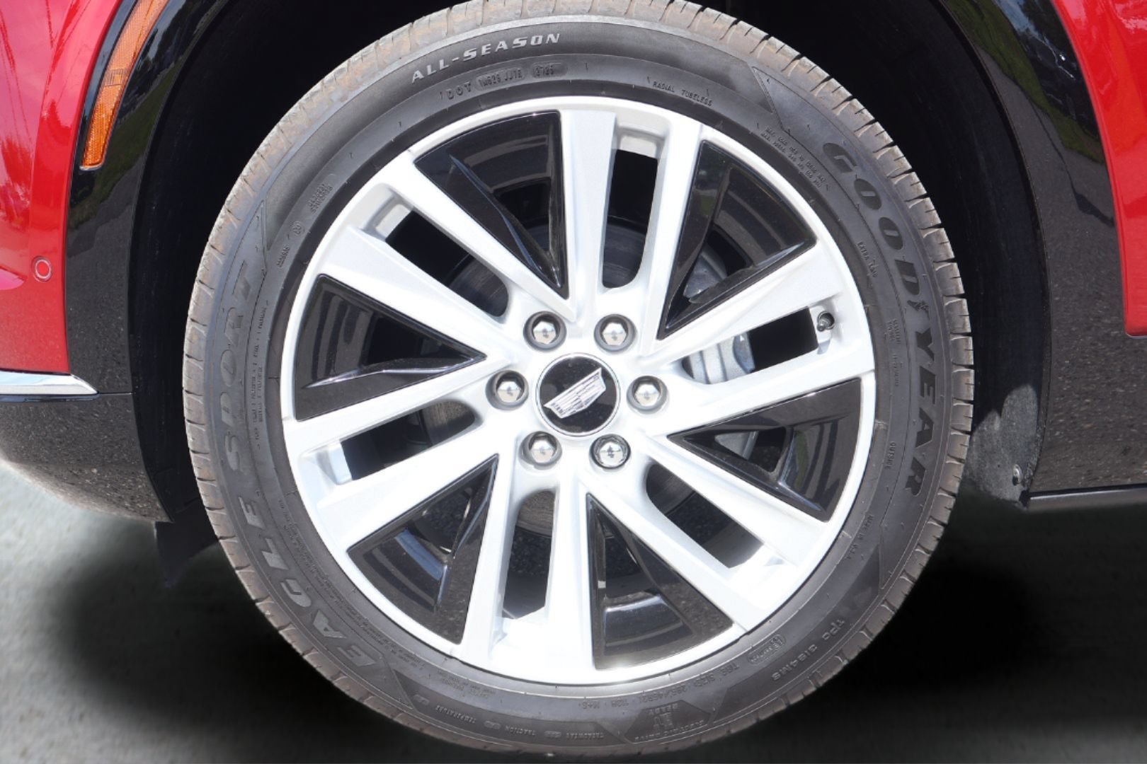 New 2026 Cadillac Vistiq Luxury AWD/4WD image 30