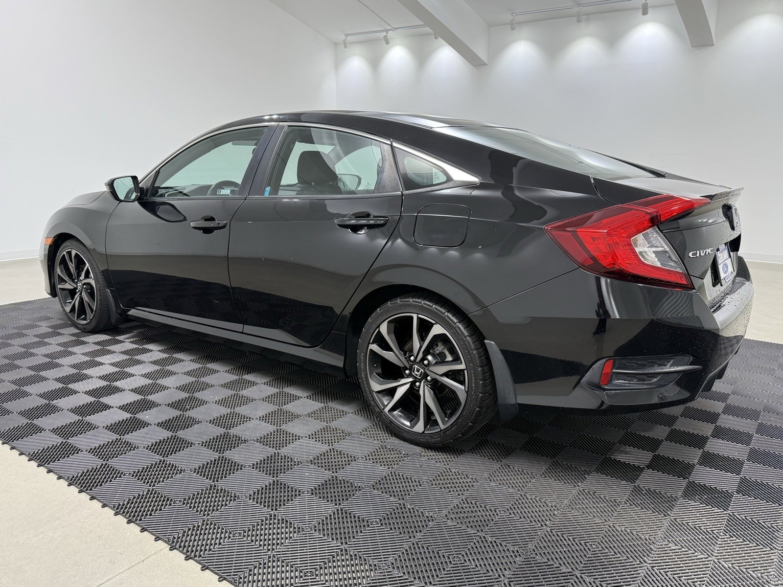 Used 2020 Honda Civic Sport image 4