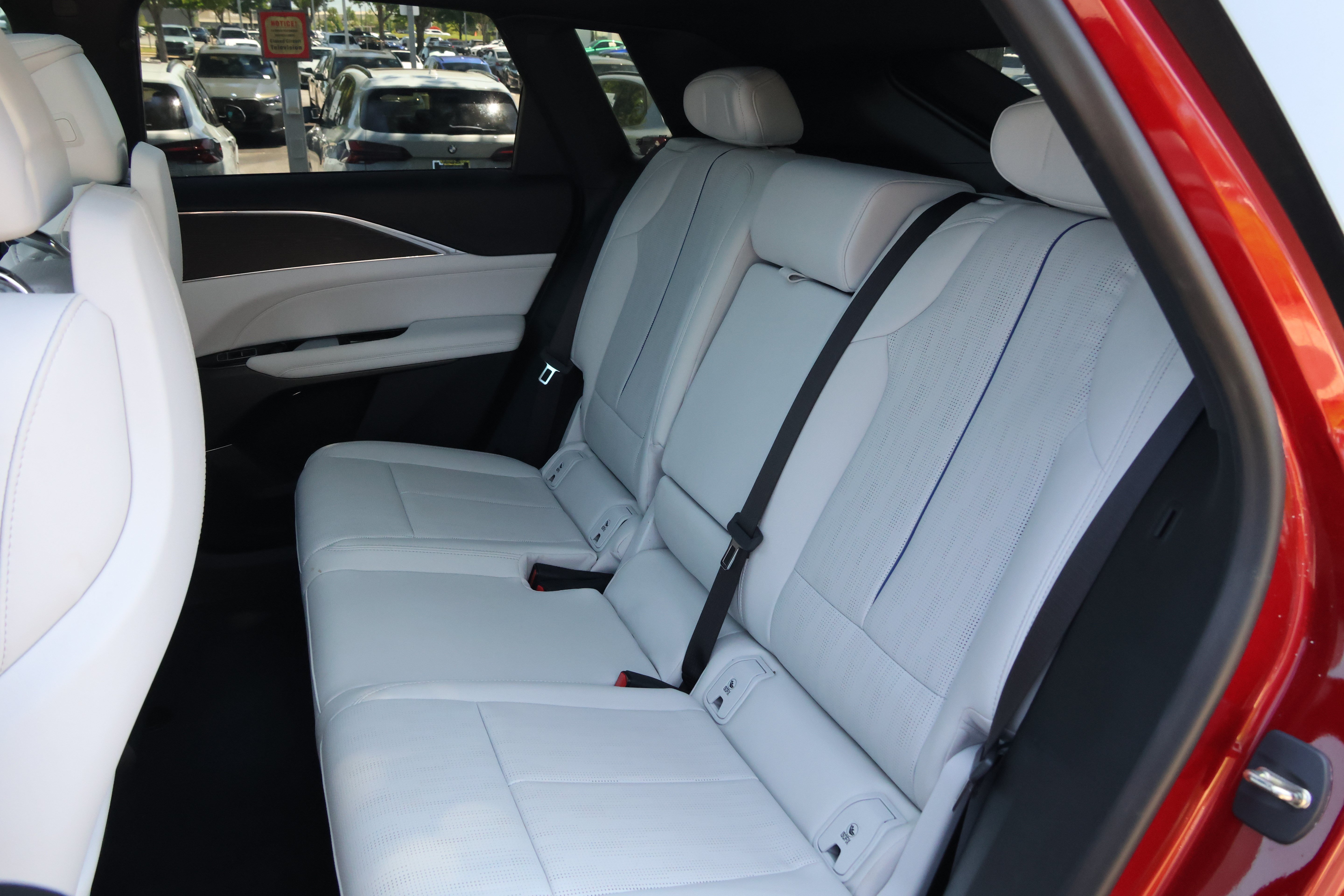 Used 2024 Cadillac Lyriq Luxury RWD image 34