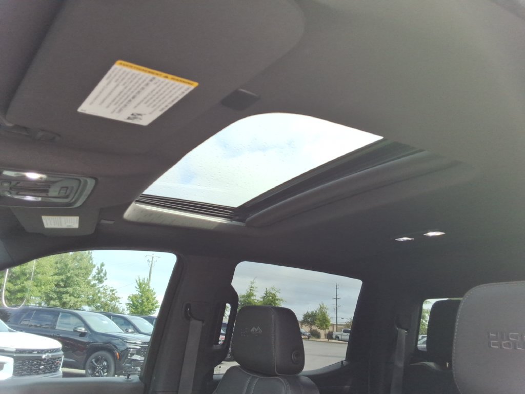Certified 2020 Chevrolet Silverado 1500 High Country w/ Technology Package AWD/4WD image 27