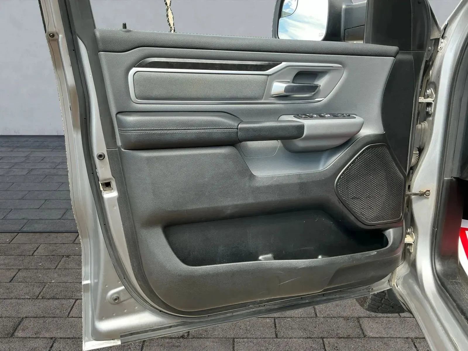 Used 2020 RAM 1500 Big Horn image 9