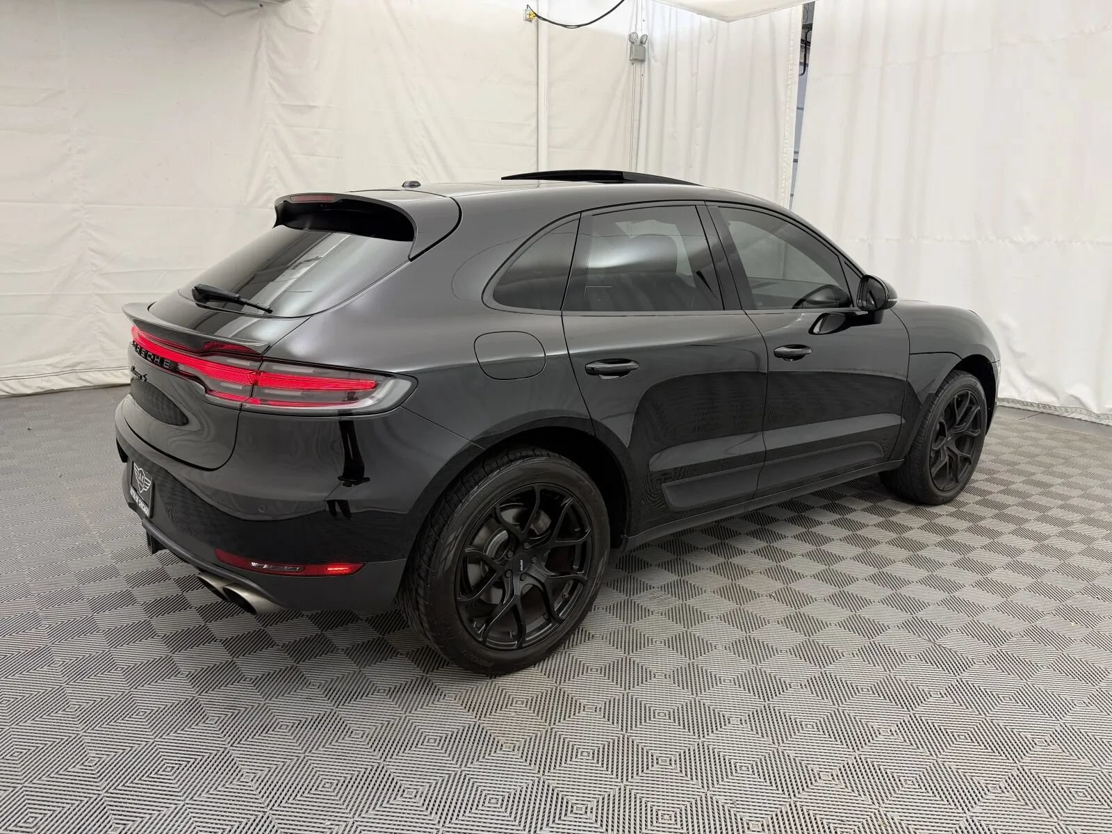 Used 2020 Porsche Macan S AWD/4WD image 5