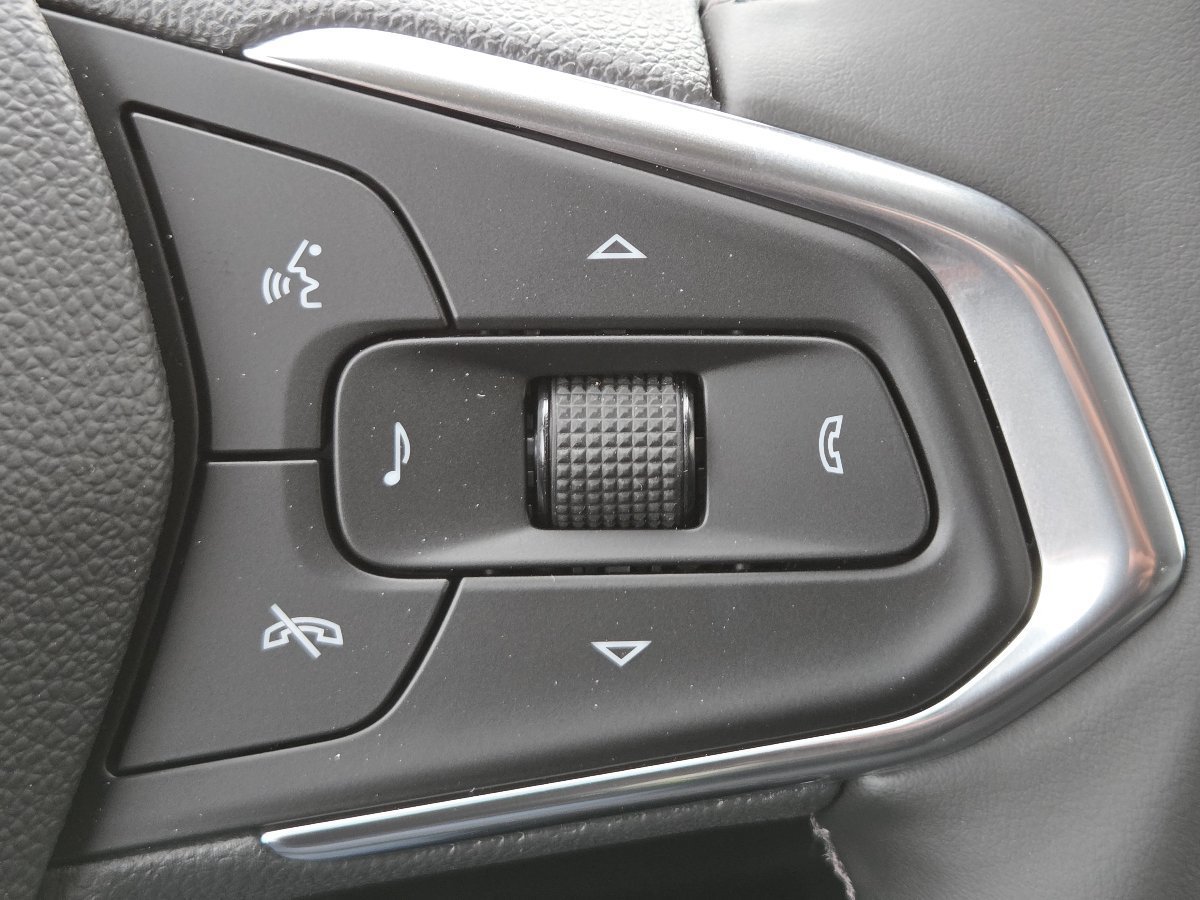 New 2026 Chevrolet Trax LT w/ Driver Confidence Package FWD image 31
