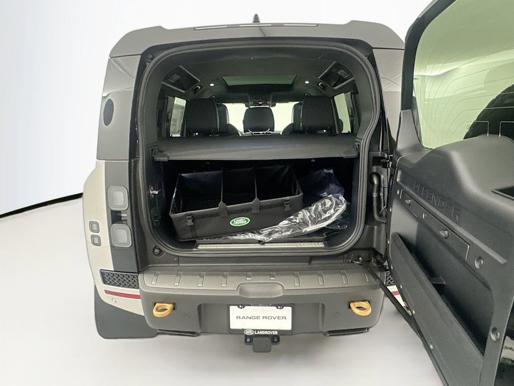 New 2026 Land Rover Defender 110 OCTA image 26