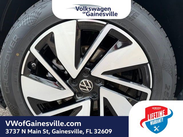 Certified 2025 Volkswagen Atlas SE image 29
