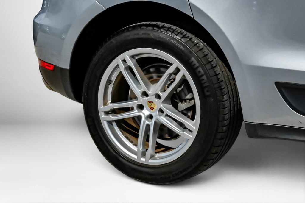 Used 2024 Porsche Macan AWD/4WD image 62