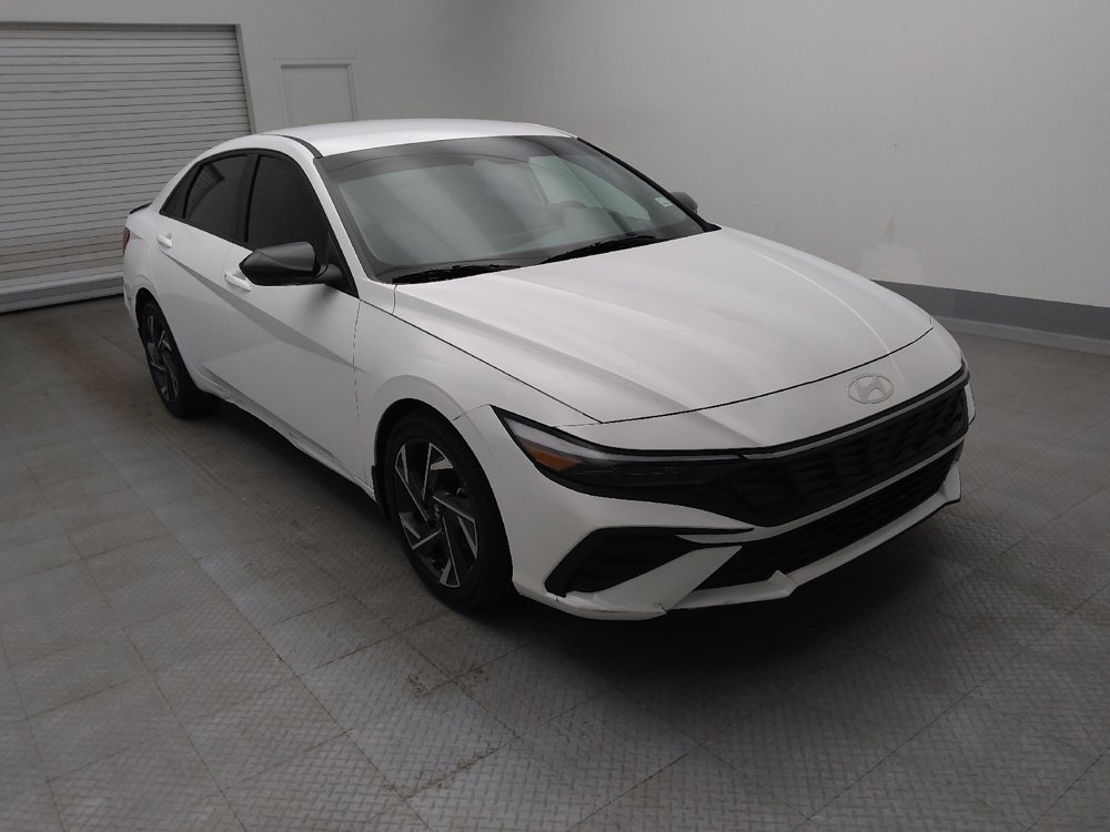 Used 2025 Hyundai Elantra Sport FWD image 13