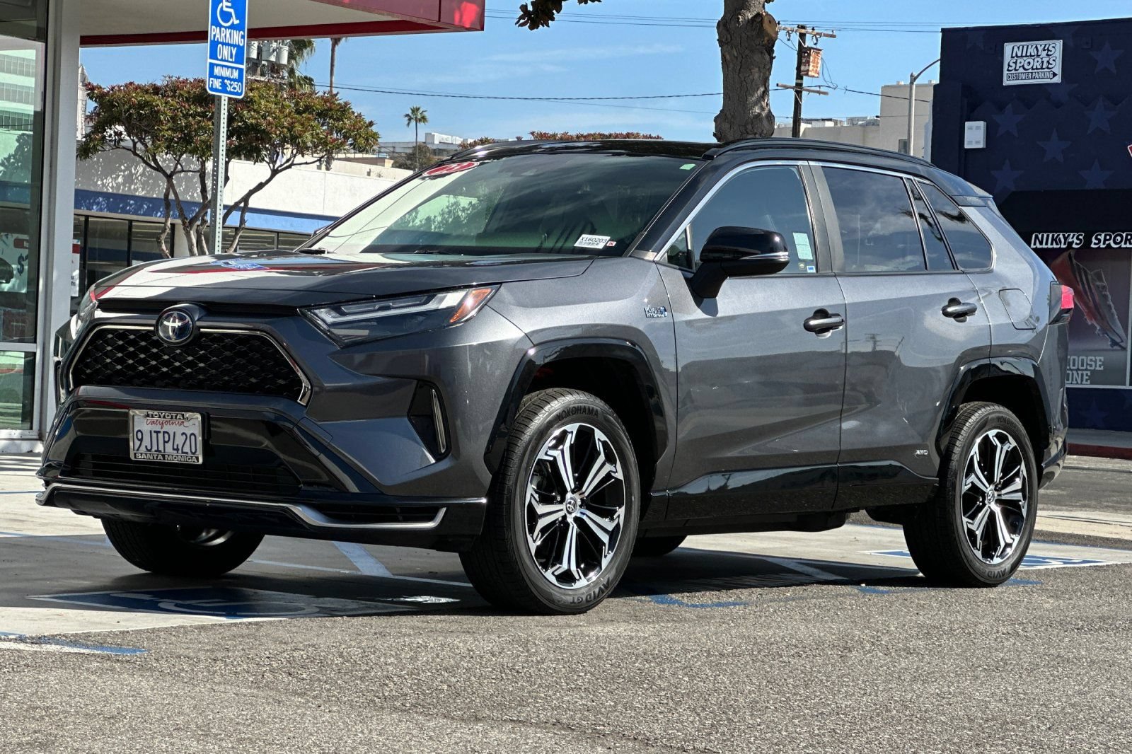 Used 2023 Toyota RAV4 XSE w/ Weather Package AWD/4WD image 8