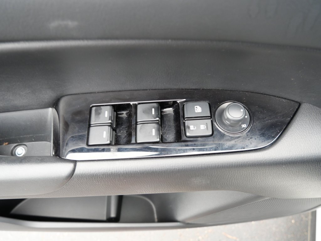 Used 2025 MAZDA CX-5 AWD 2.5 S w/ Preferred Package image 16