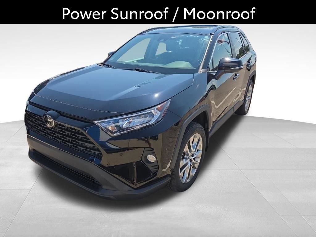 Used 2021 Toyota RAV4 XLE Premium AWD/4WD image 9