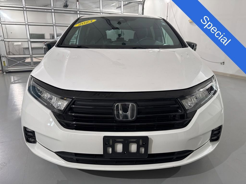 Used 2023 Honda Odyssey Sport image 2