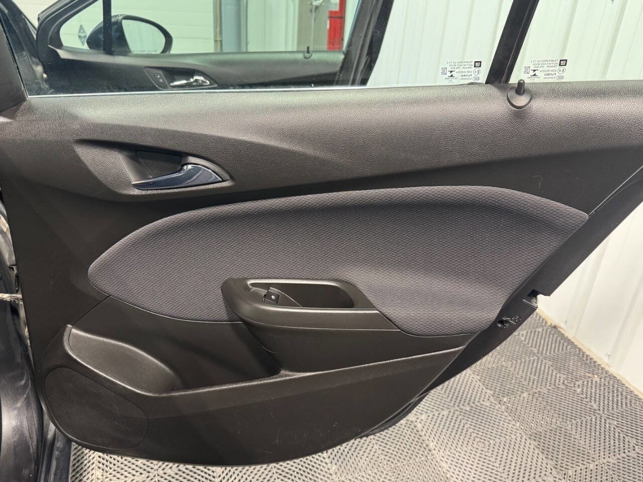 Used 2017 Chevrolet Cruze LT w/ Convenience Package image 24