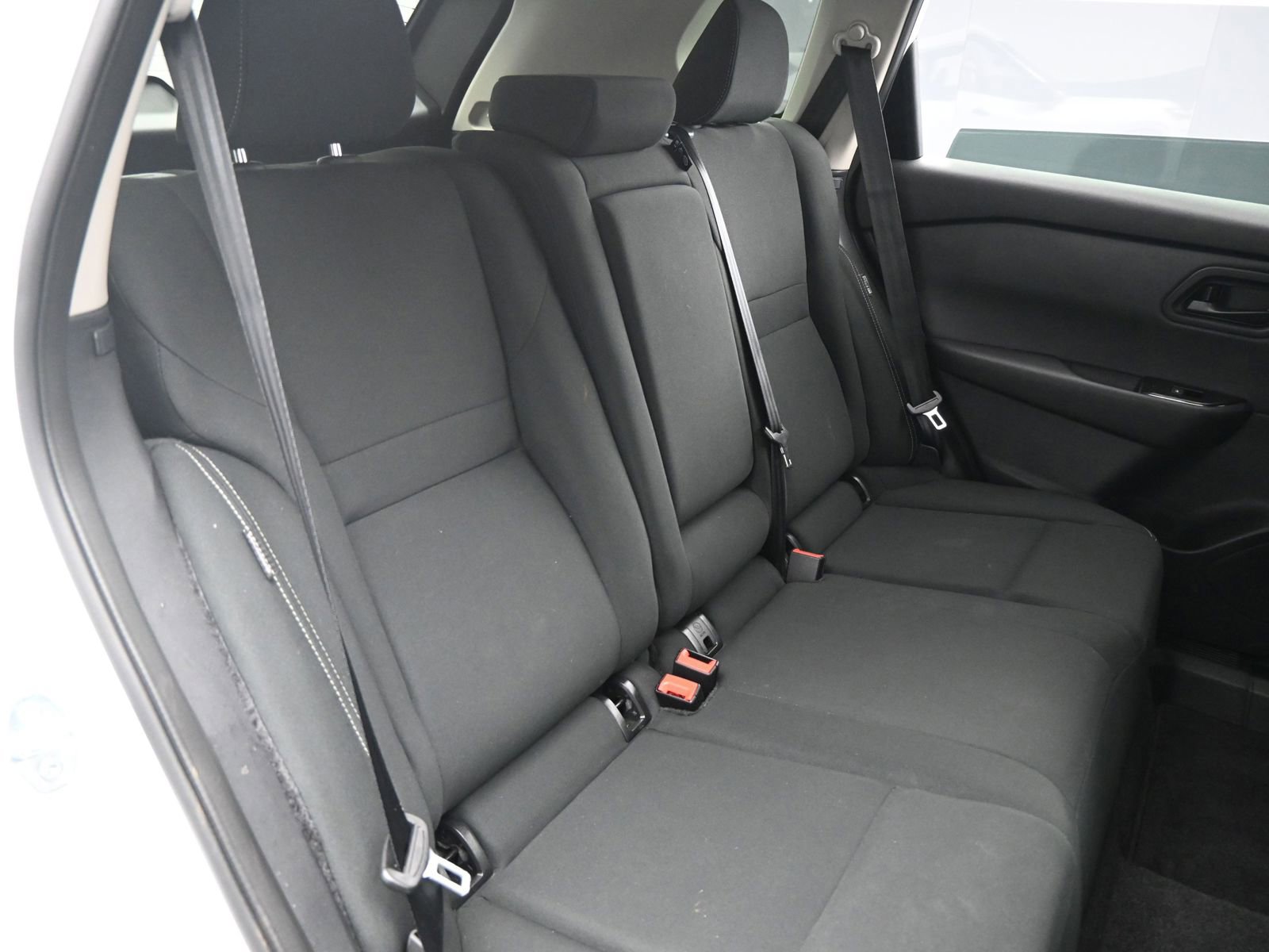 Used 2025 Nissan Rogue S image 13