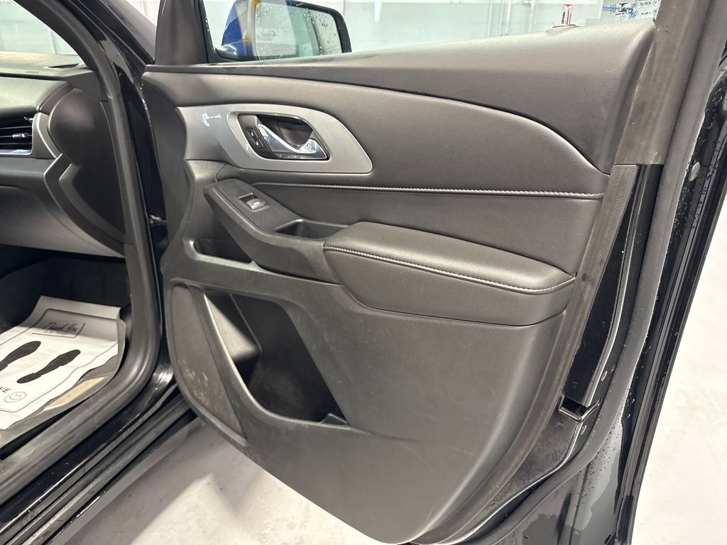 Used 2022 Chevrolet Traverse LT AWD/4WD image 35