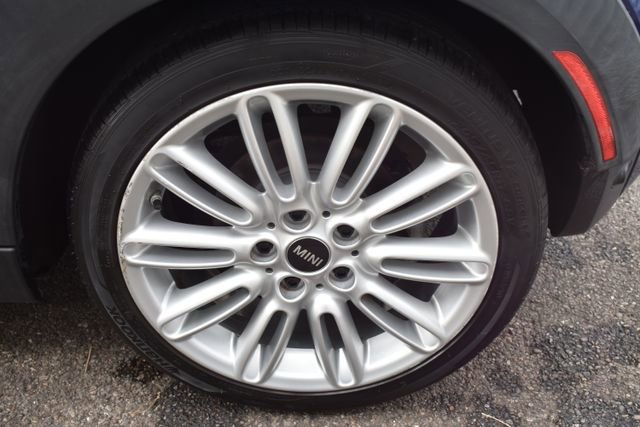 Used 2019 MINI Cooper S w/ Signature Upholstery Package image 39