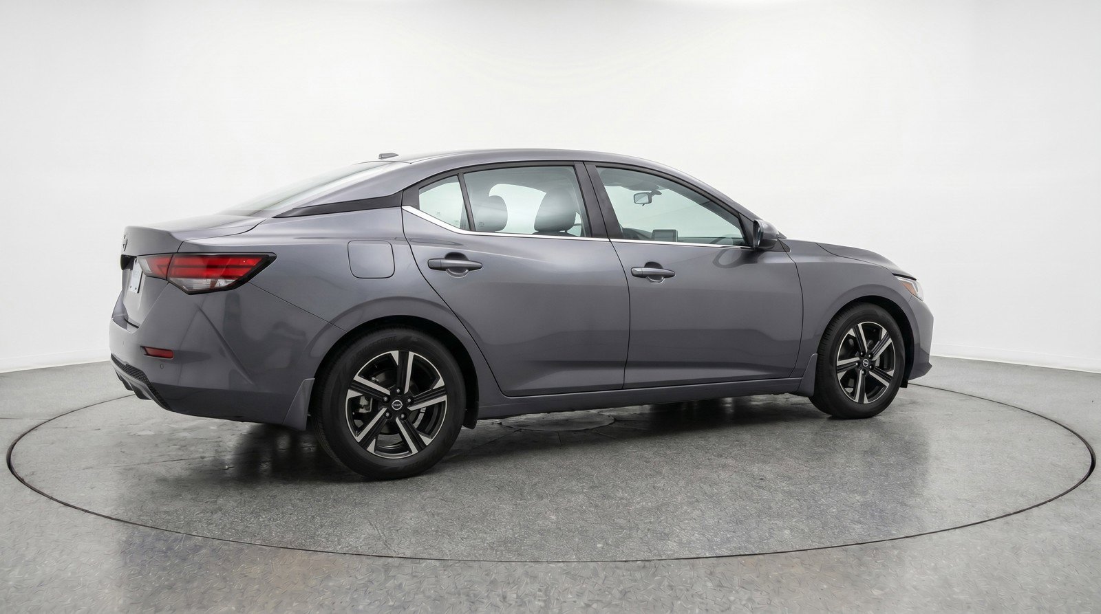 Used 2025 Nissan Sentra SV FWD image 9