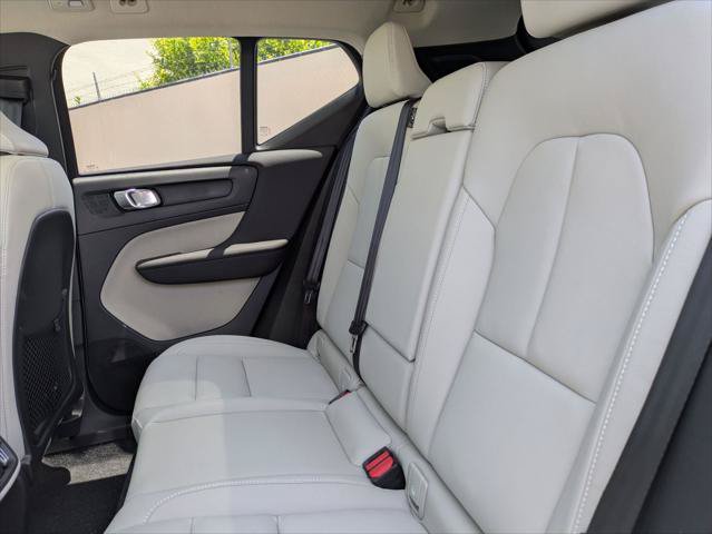 New 2026 Volvo XC40 B5 Ultra w/ Climate Package AWD/4WD image 12