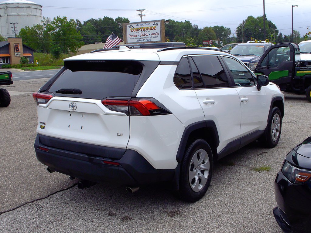 Used 2019 Toyota RAV4 LE w/ Carpet Mat Package FWD image 4