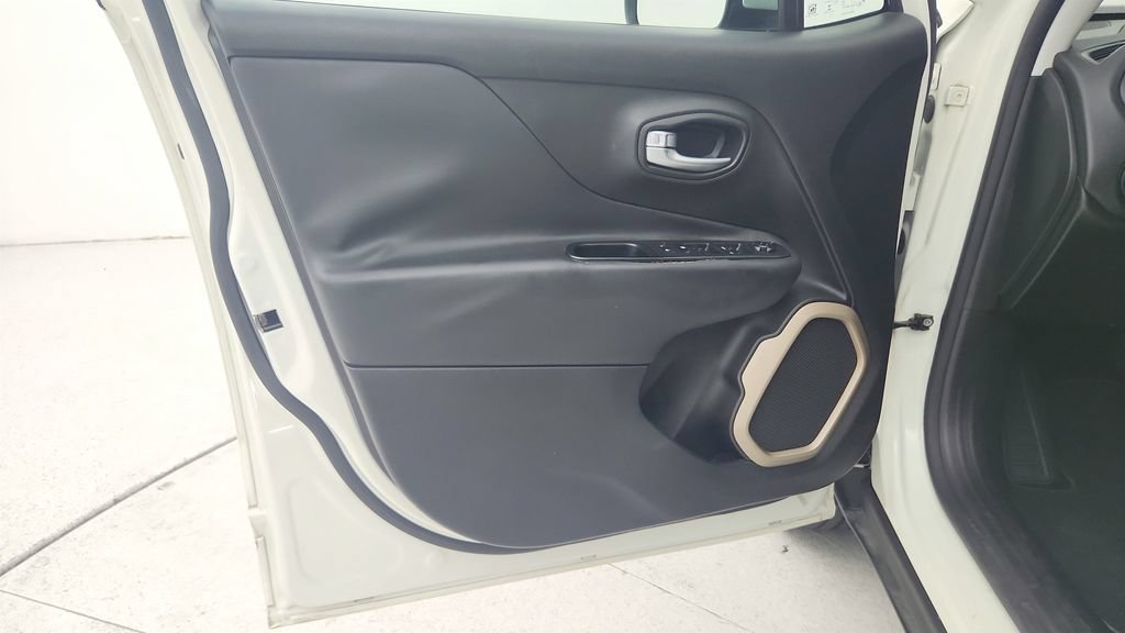Used 2016 Jeep Renegade Limited AWD/4WD image 24