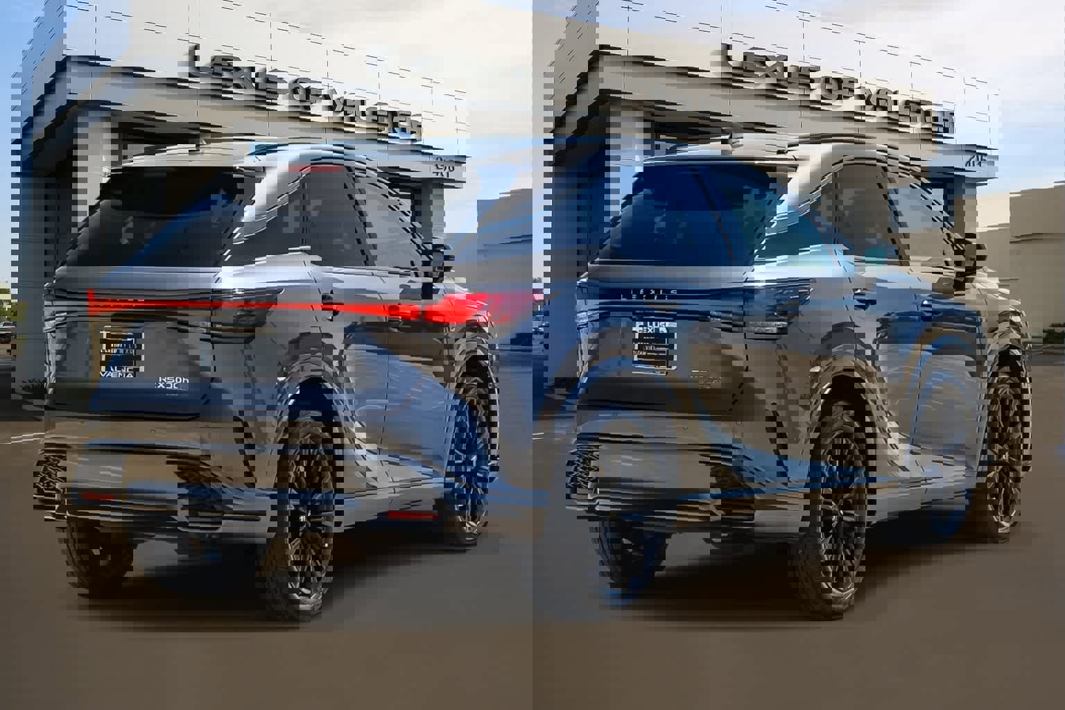 Certified 2023 Lexus RX 500h F Sport w/ Cold Area Package image 4