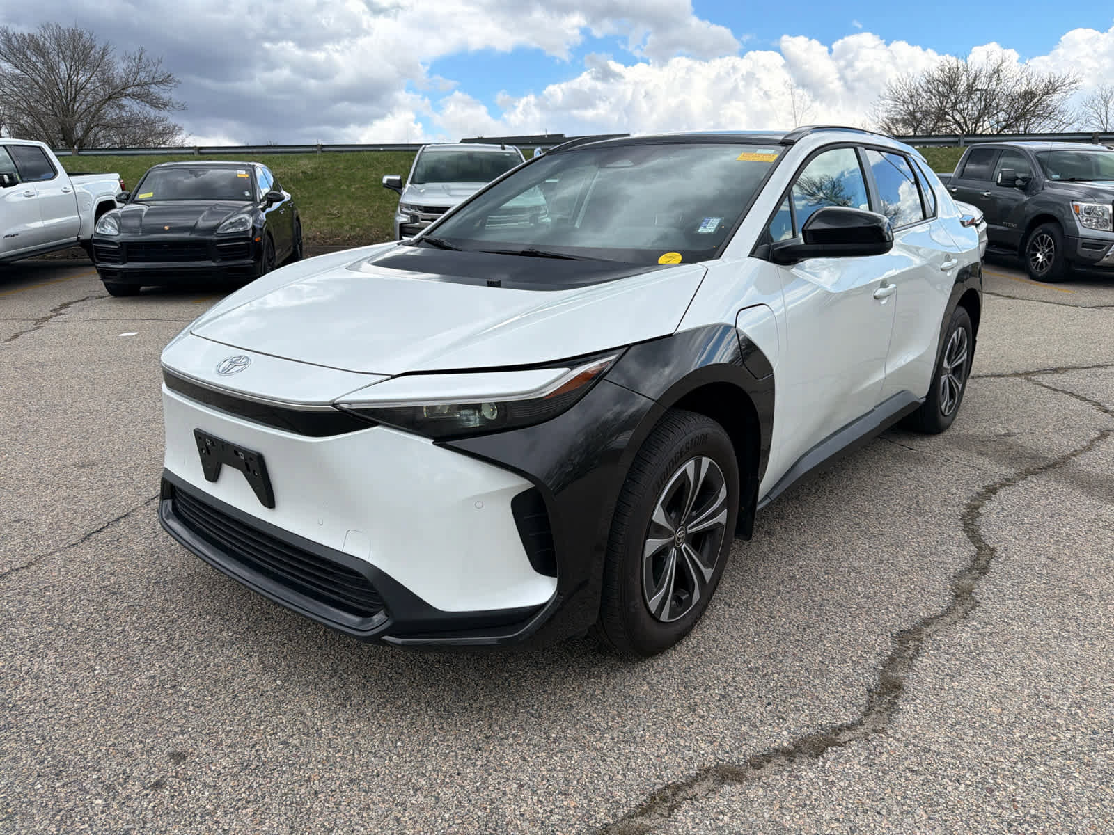 Used 2024 Toyota bZ4X XLE w/ Weather Package image 8