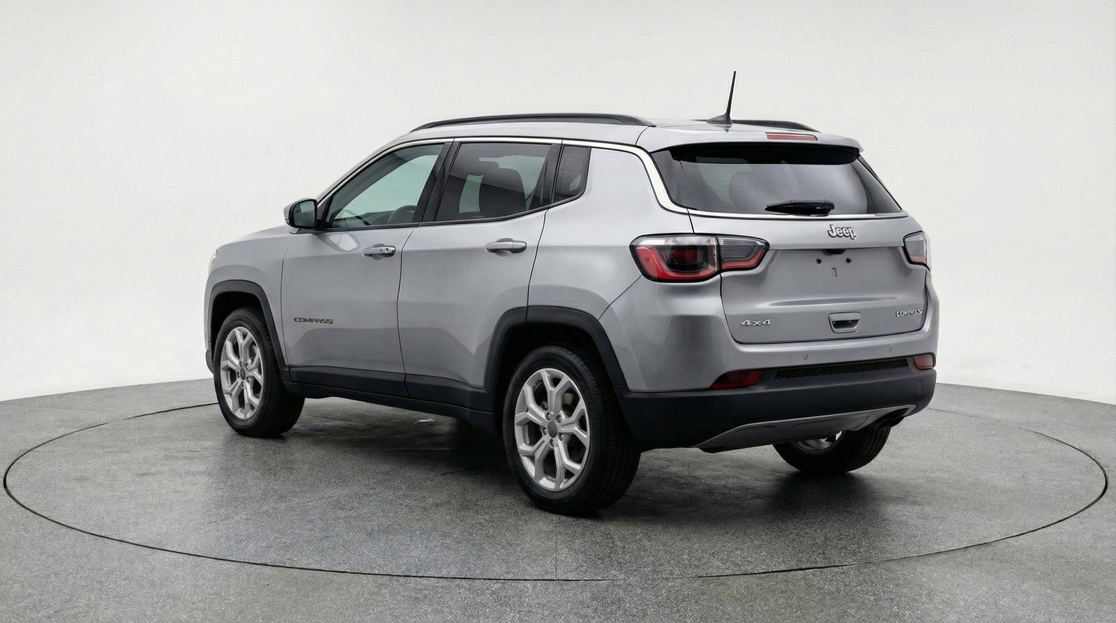 Used 2025 Jeep Compass Latitude image 6
