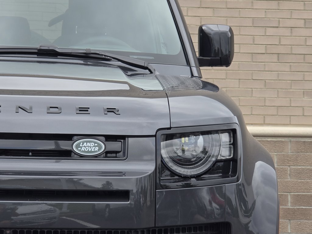 New 2025 Land Rover Defender 110 X-Dynamic SE image 45