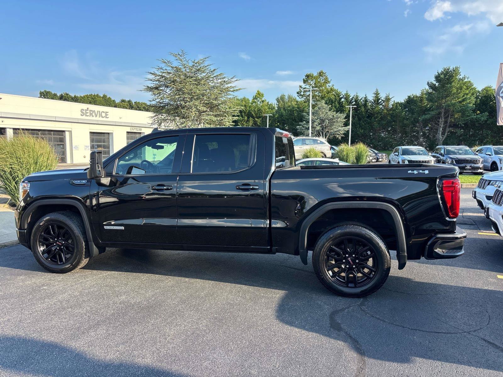 Used 2021 GMC Sierra 1500 Elevation w/ Preferred Package AWD/4WD image 7