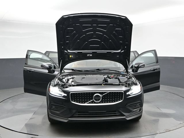 New 2026 Volvo V60 B5 Cross Country Ultra w/ Climate Package AWD/4WD image 55