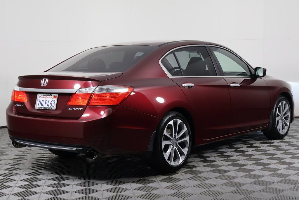 Used 2015 Honda Accord Sport image 4