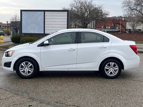 Used 2016 Chevrolet Sonic LT image 6