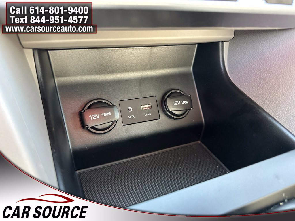 Used 2020 Hyundai Elantra SE FWD image 19