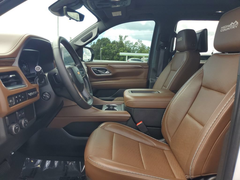 Used 2023 Chevrolet Tahoe High Country RWD image 5