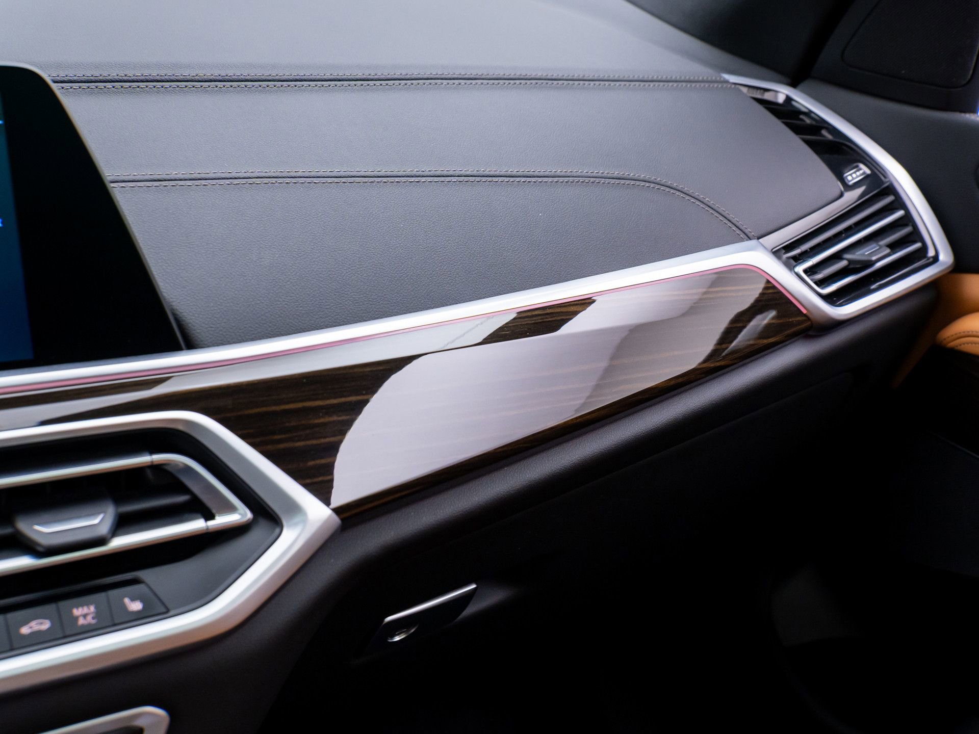 Used 2023 BMW X5 xDrive40i w/ Premium Package image 30