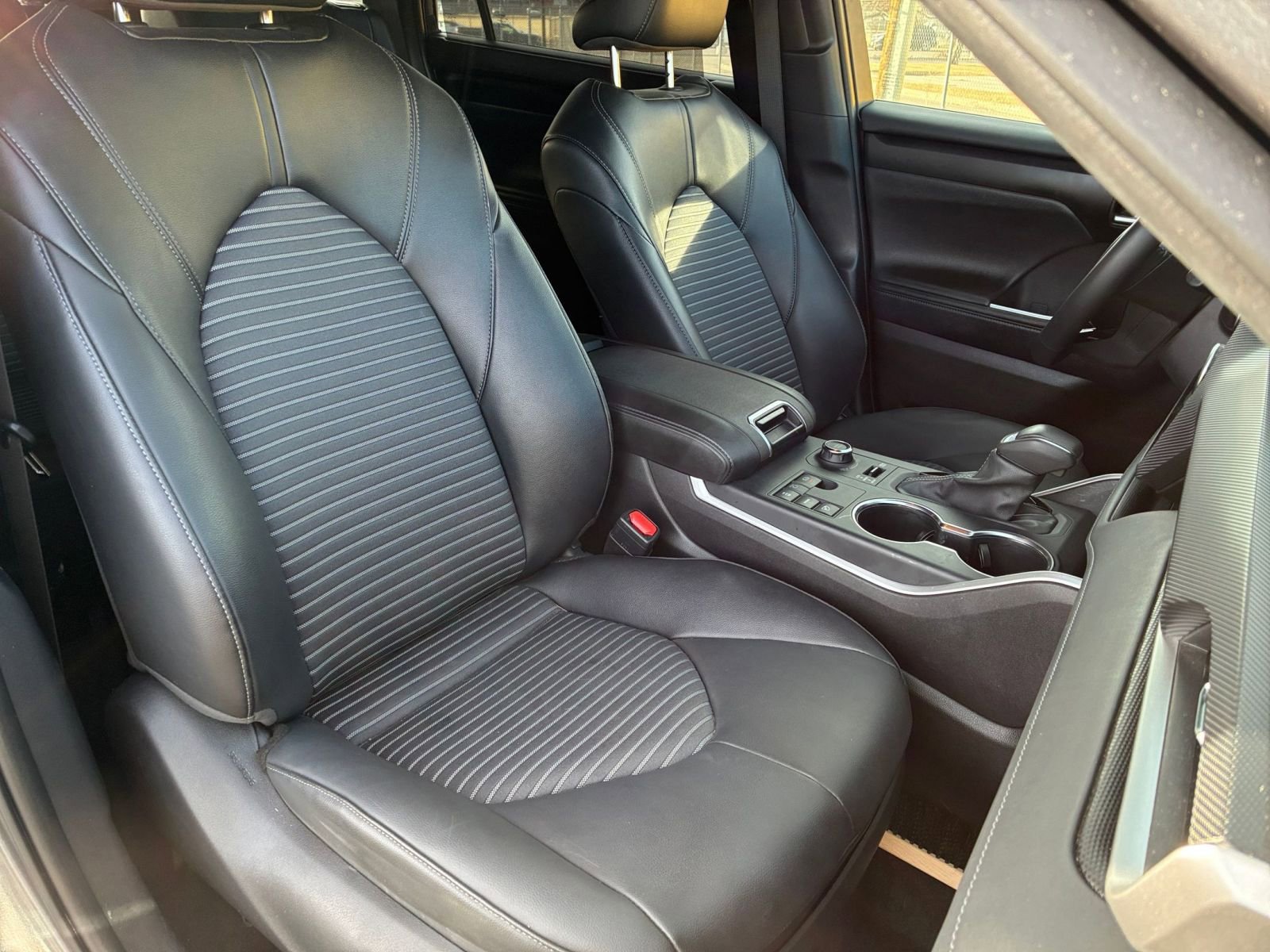 Used 2025 Toyota Highlander XSE image 41