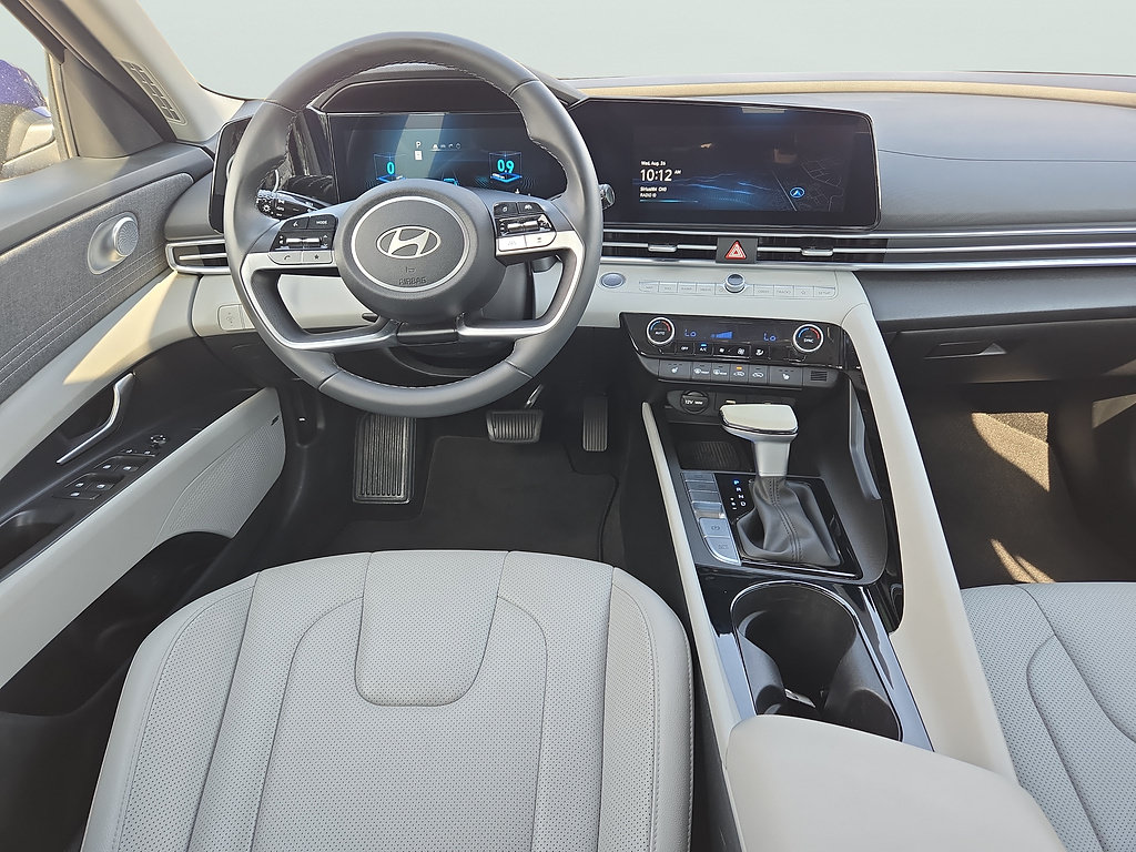Certified 2025 Hyundai Elantra Limited FWD image 10