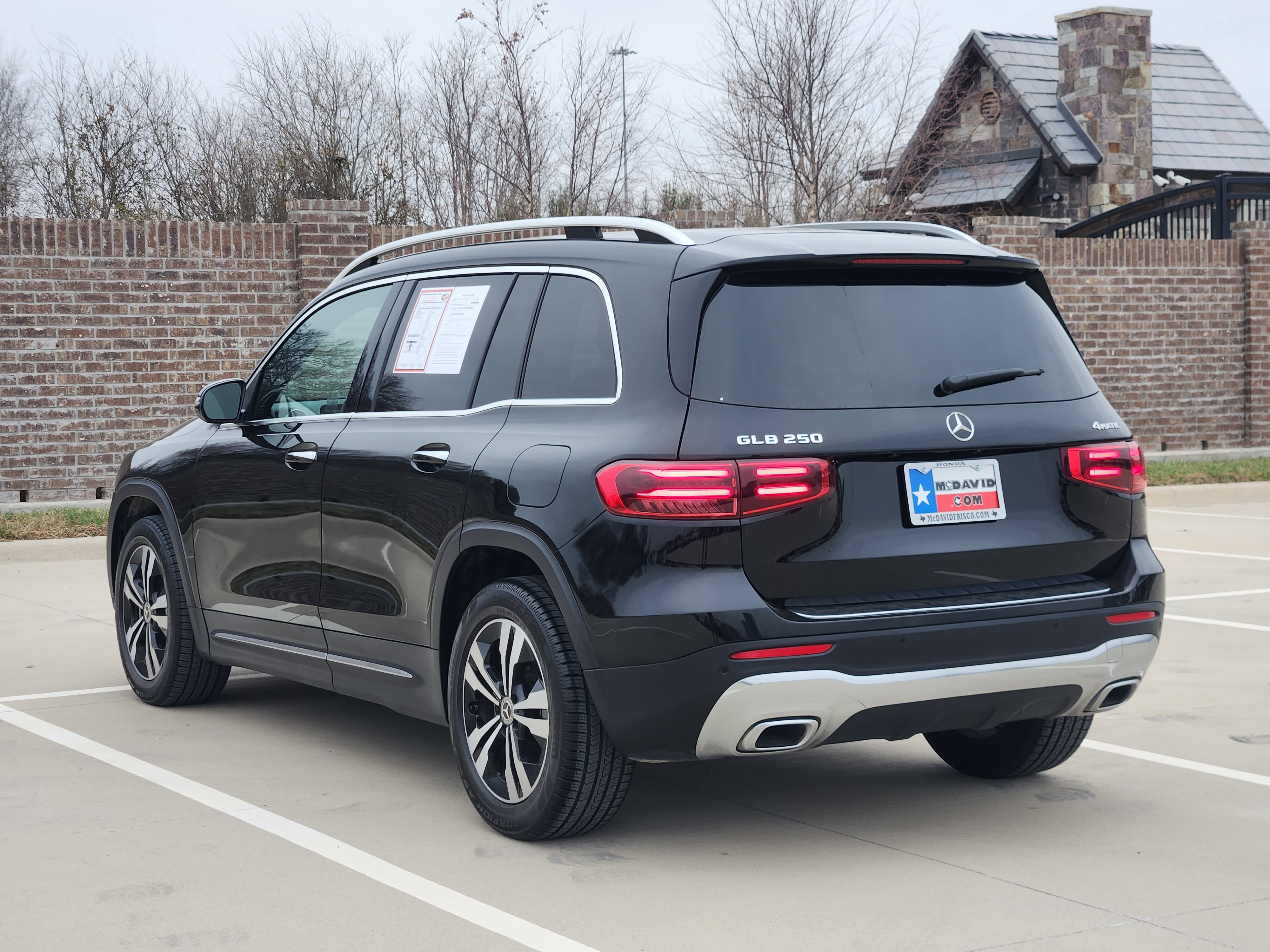 Used 2024 Mercedes-Benz GLB 250 4MATIC image 8