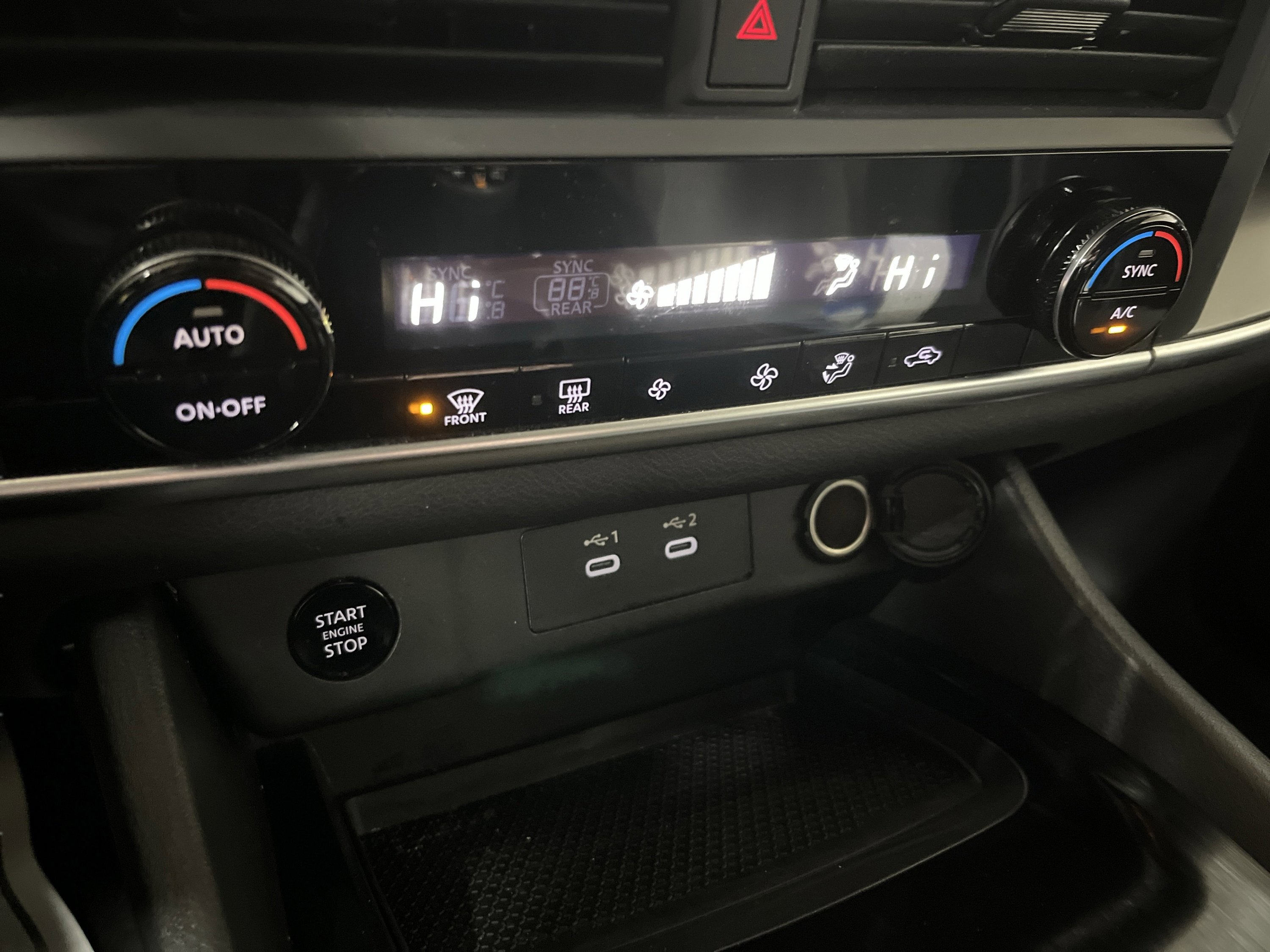 Used 2024 Nissan Rogue SV image 19