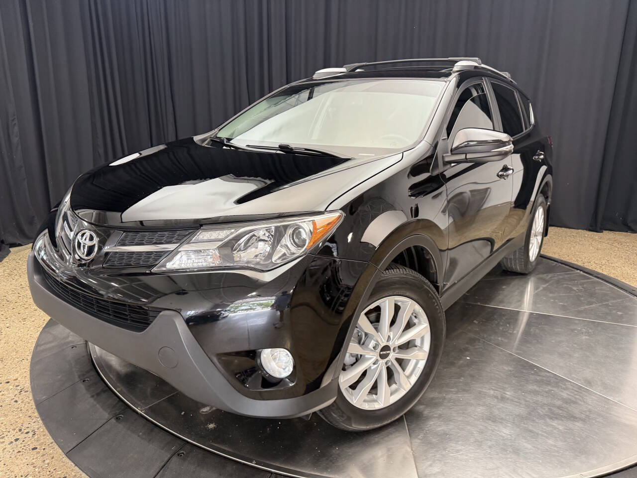 Used 2013 Toyota RAV4 Limited AWD/4WD image 3