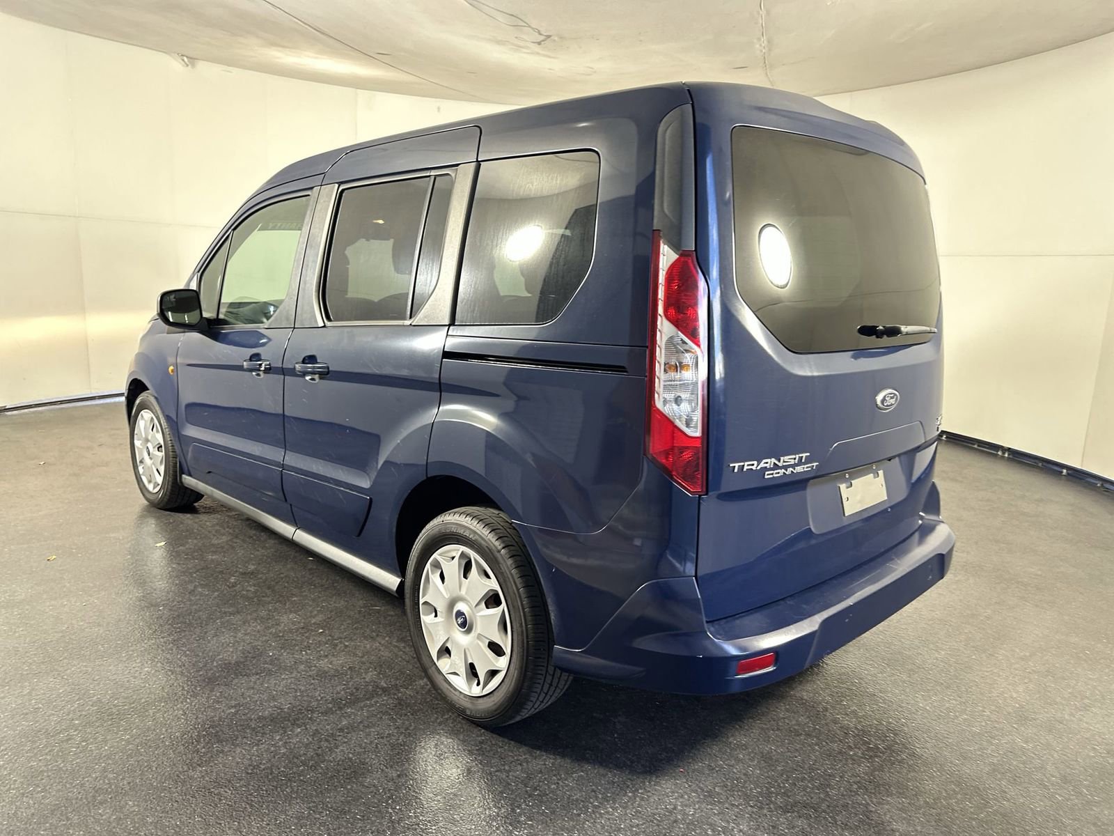 Used 2016 Ford Transit Connect XLT image 9