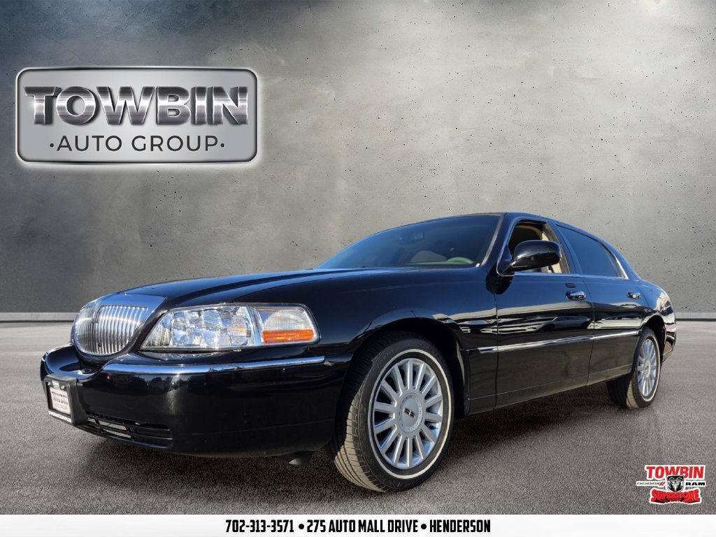 Used 2006 Lincoln Town Car Signature