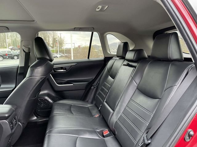 Used 2019 Toyota RAV4 Limited image 17