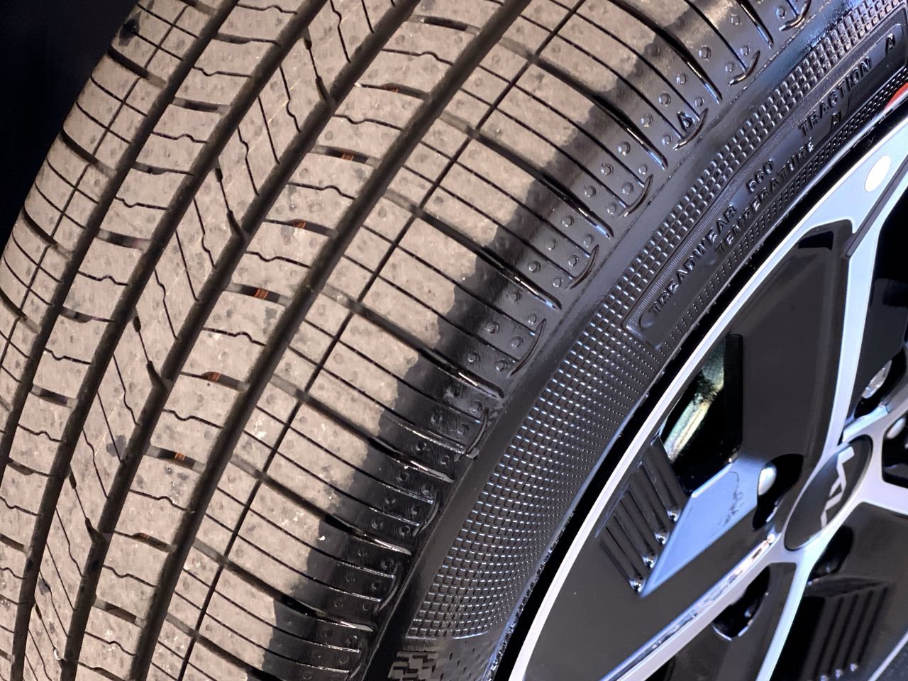 New 2026 Kia Niro EX w/ EX Premium Package FWD image 13