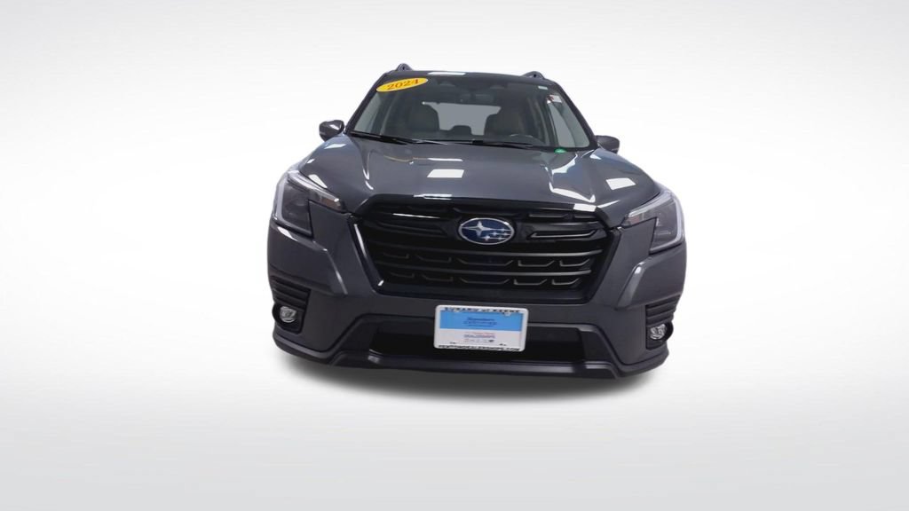 Used 2024 Subaru Forester Limited AWD/4WD image 3