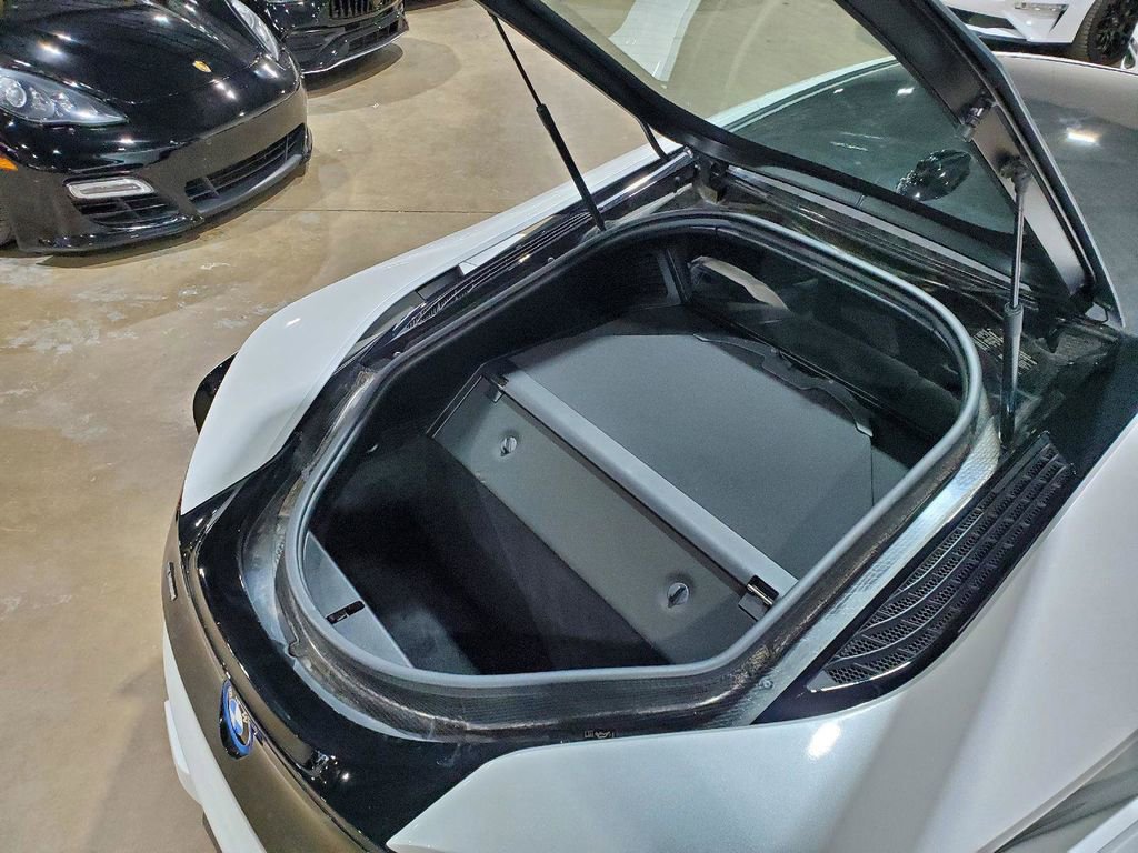 Used 2016 BMW i8 image 44