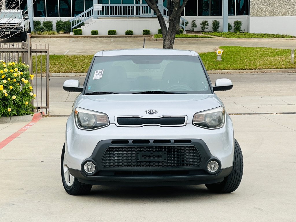 Used 2015 Kia Soul FWD image 2