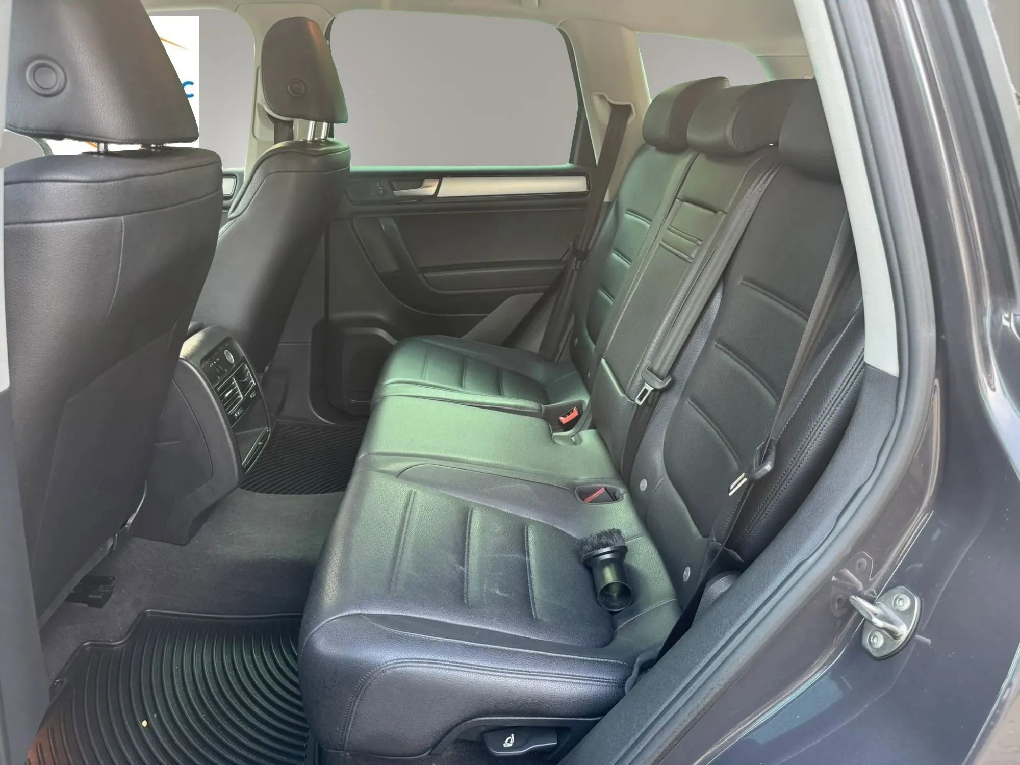 Used 2012 Volkswagen Touareg Sport AWD/4WD image 24